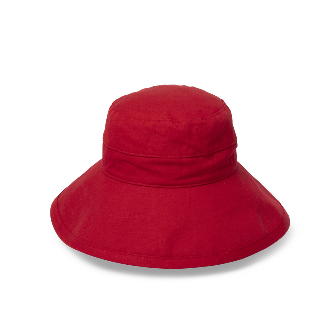 Essential Traveller Hat in poppy red colour, front view highlighting defined crown and brim